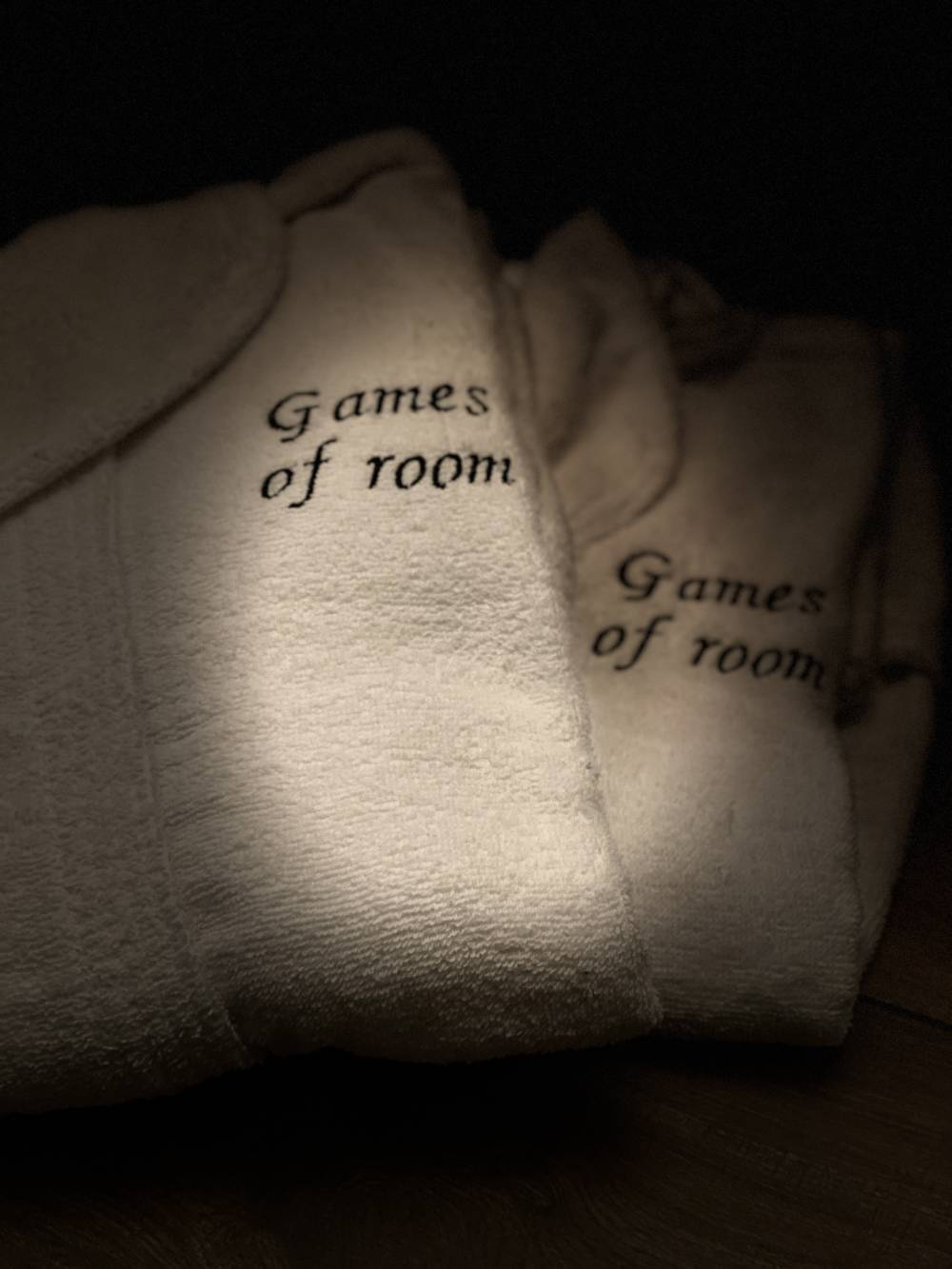 GAMES. OF ROOM - peignoirs